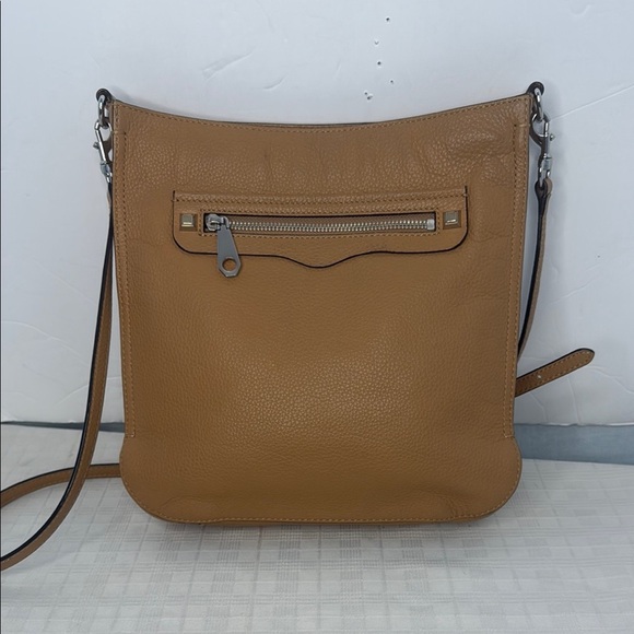 Rebecca Minkoff Regan Feed bag in Tan Leather. - Picture 5 of 10